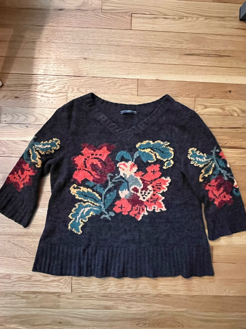 Peruvian Connection SZ.L Dark Floral V-Neck Sweater